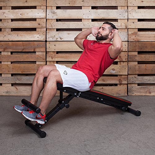 Crunches Bauchübungen an Hantelbank